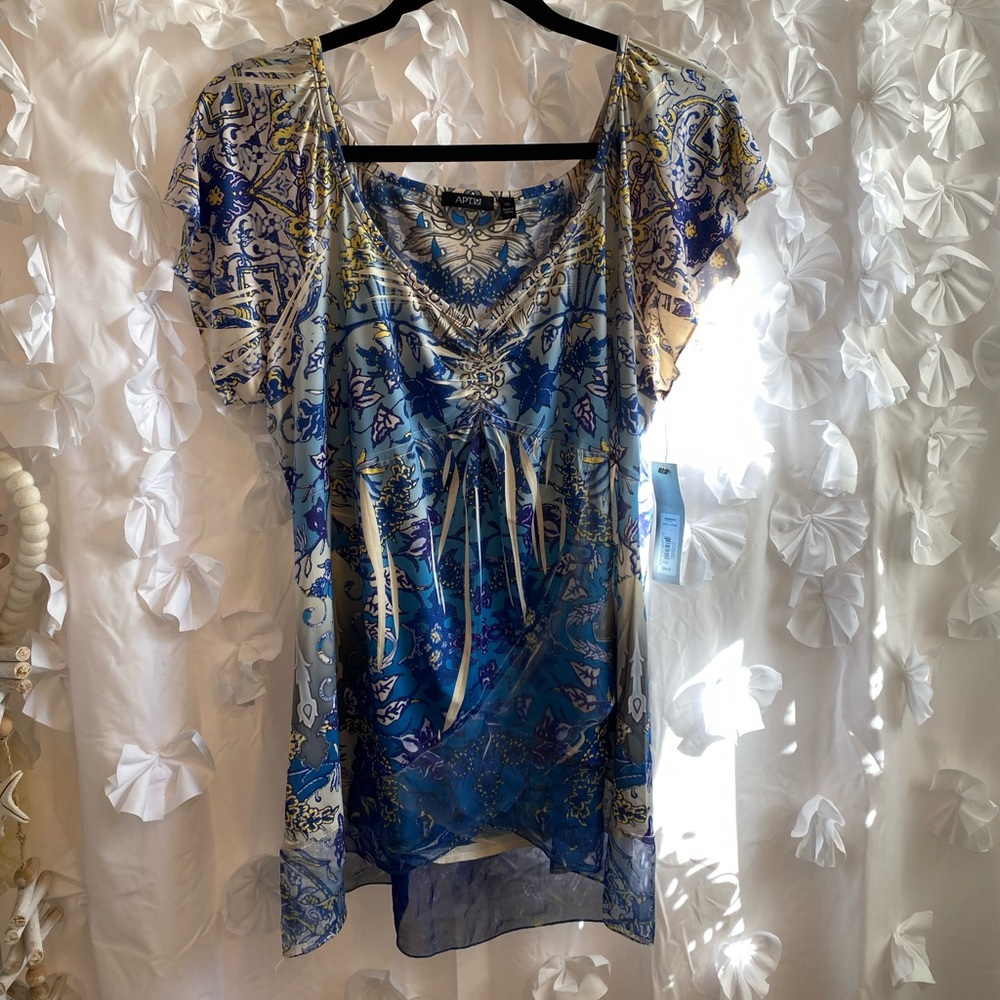 Flutter sleeve V-neck mock top